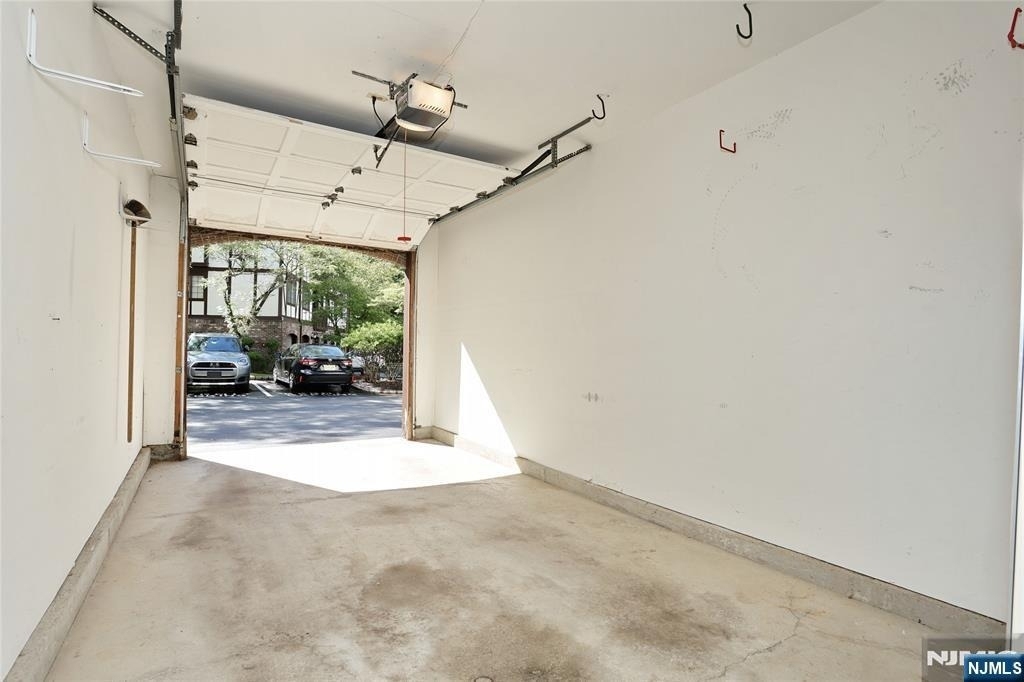 2406 Hemingway - Photo 31