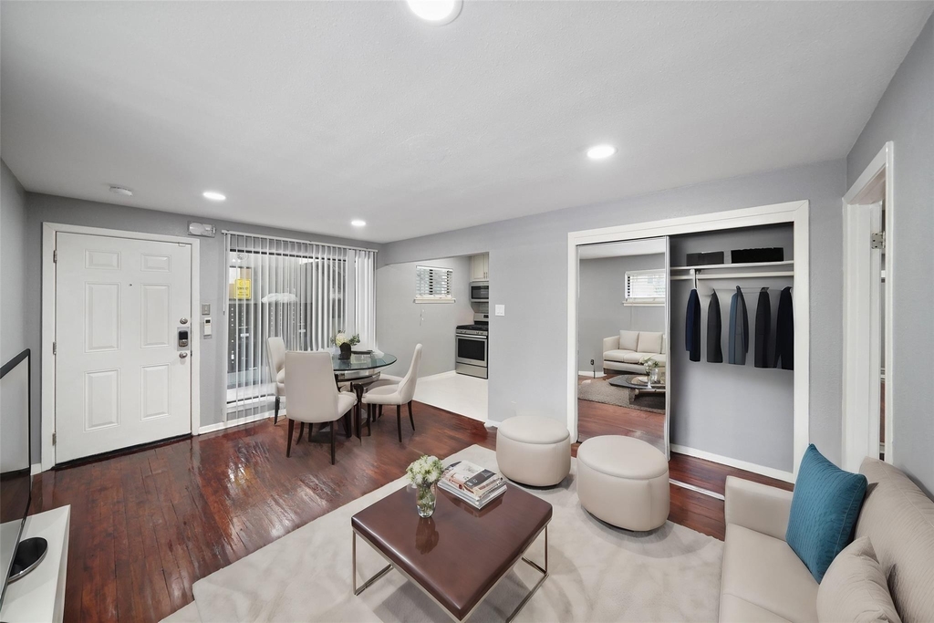 311 Hawthorne Street - Photo 3