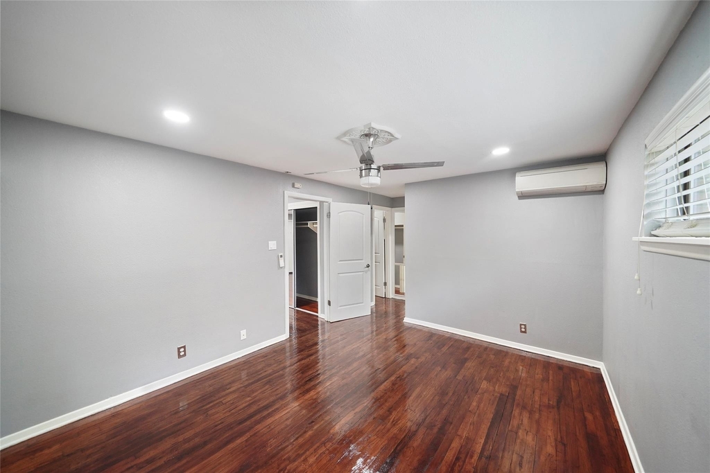 311 Hawthorne Street - Photo 14