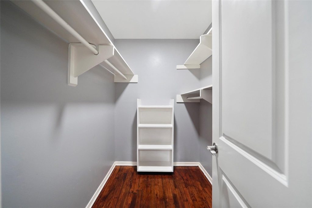 311 Hawthorne Street - Photo 16