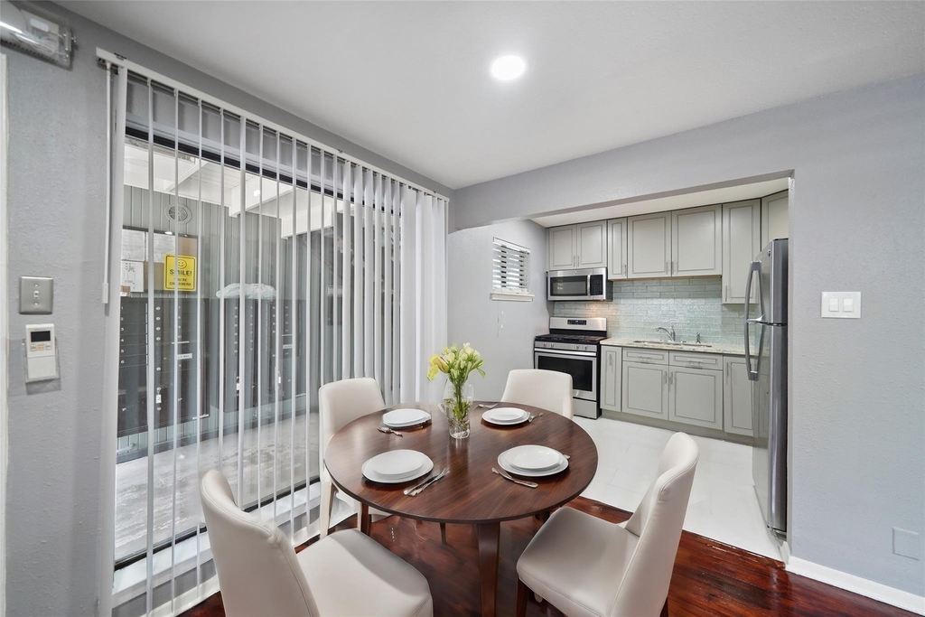 311 Hawthorne Street - Photo 5