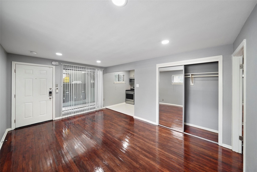 311 Hawthorne Street - Photo 4