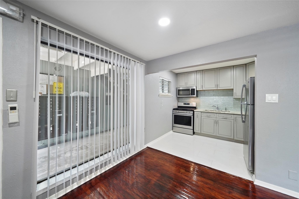 311 Hawthorne Street - Photo 6