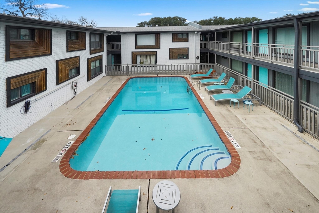 311 Hawthorne Street - Photo 19