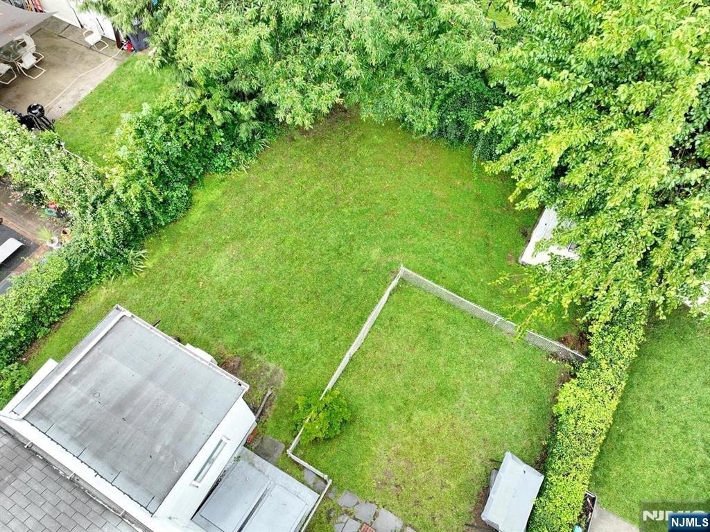 29-31 Linden - Photo 32