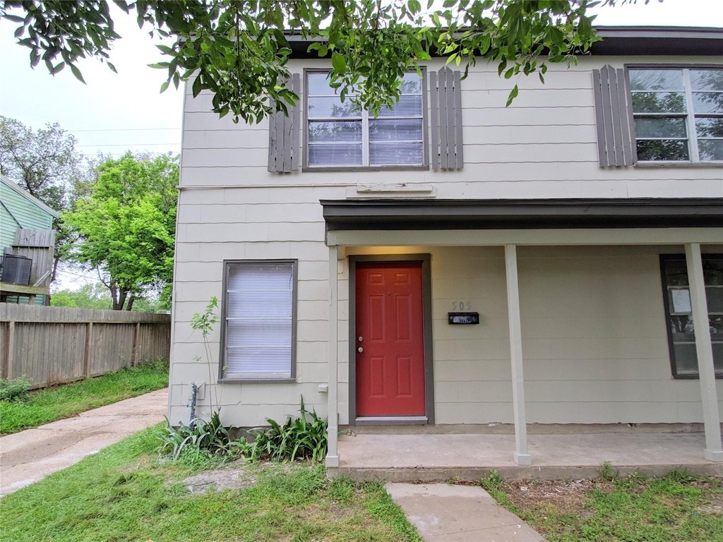 505 13th Street N - Photo 0