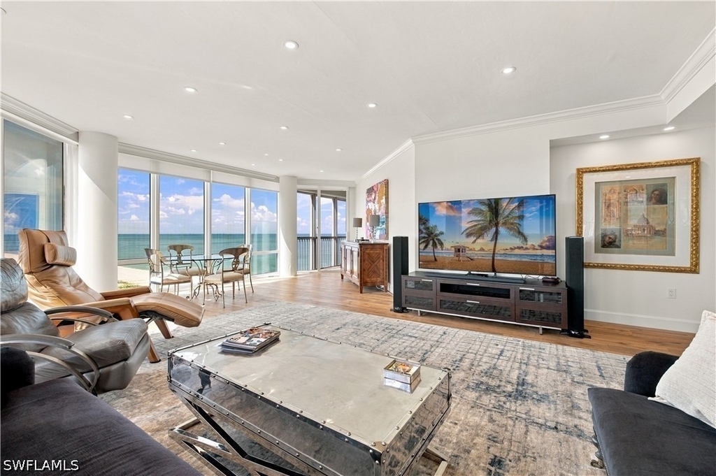 4951 Gulf Shore Boulevard N - Photo 8