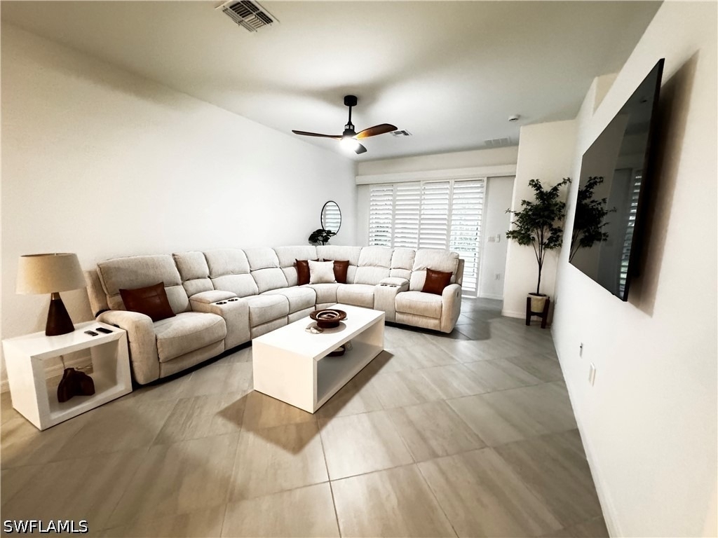 2084 Wellington Street - Photo 3