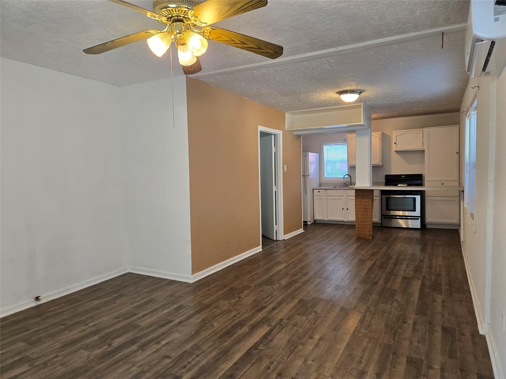4415 Mckinney Street - Photo 3