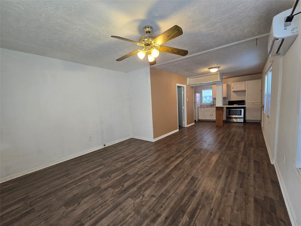 4415 Mckinney Street - Photo 2