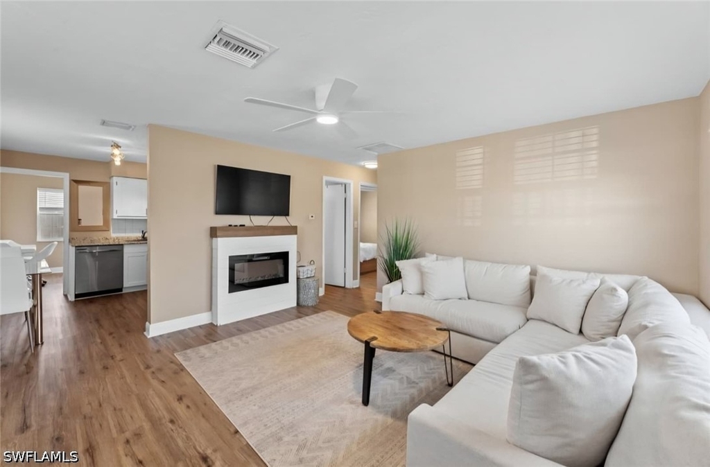 4203 Rose Avenue - Photo 3