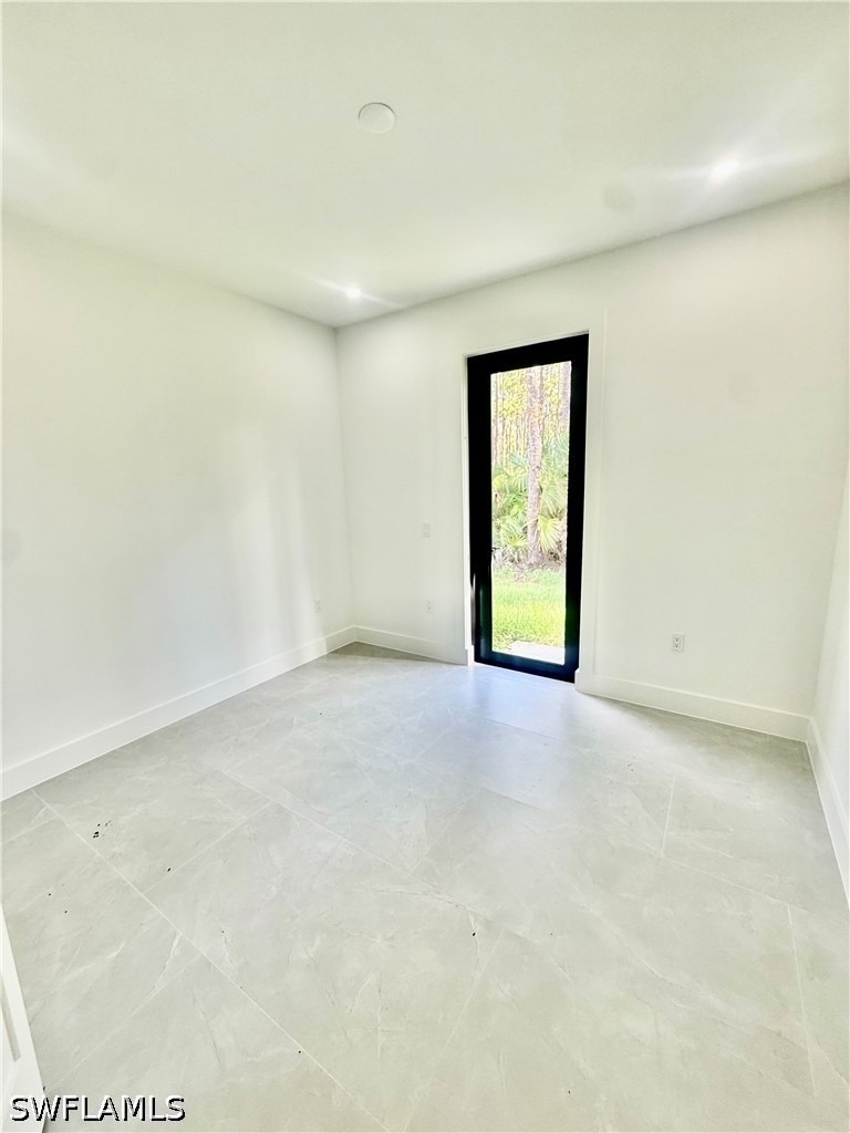 3206 10th Avenue Ne - Photo 1