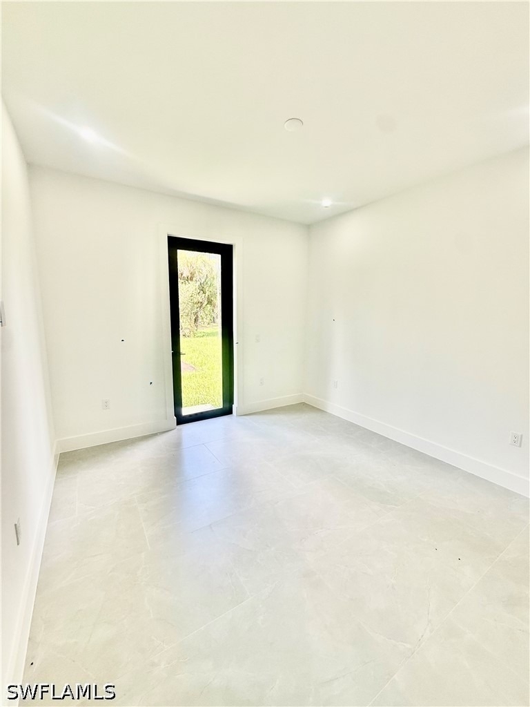 3206 10th Avenue Ne - Photo 3