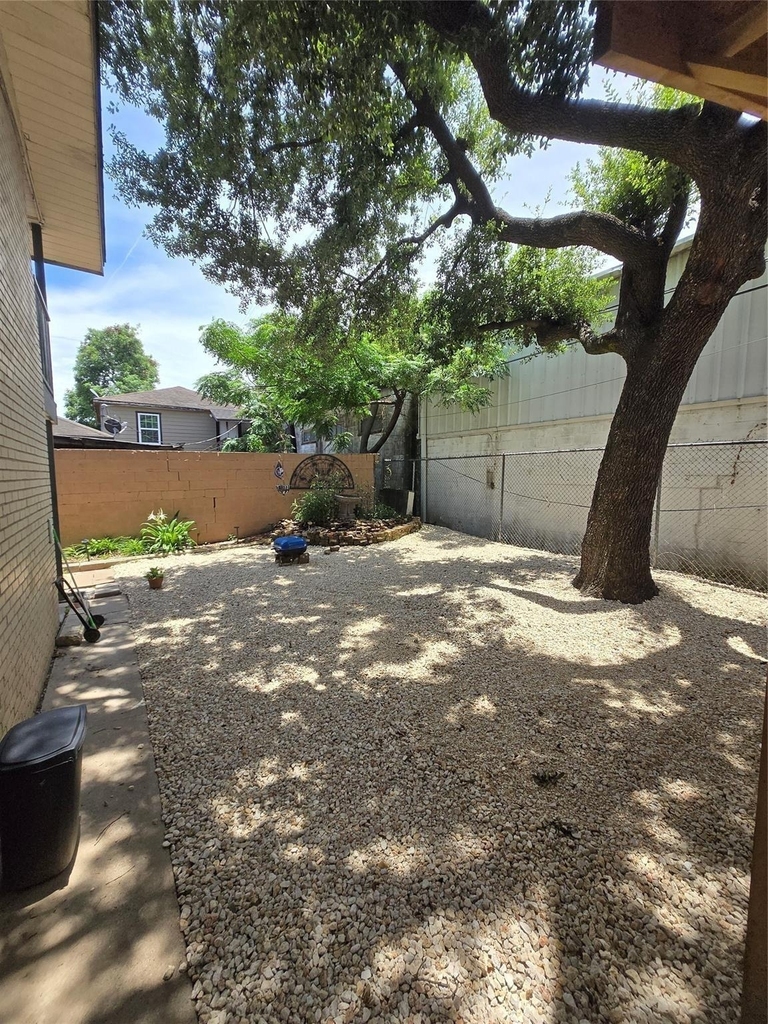 3910 Dallas Street - Photo 6