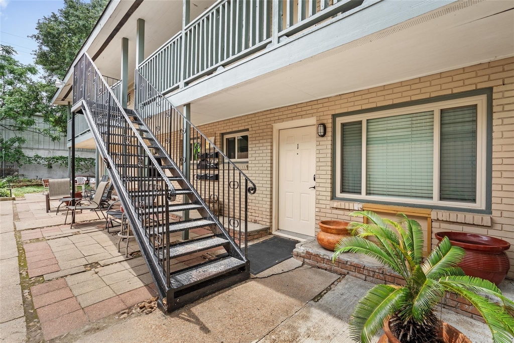 3910 Dallas Street - Photo 1