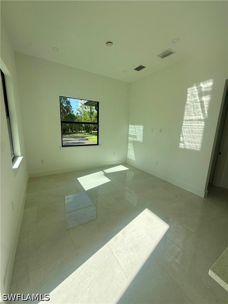 3144 10th Avenue Ne - Photo 4