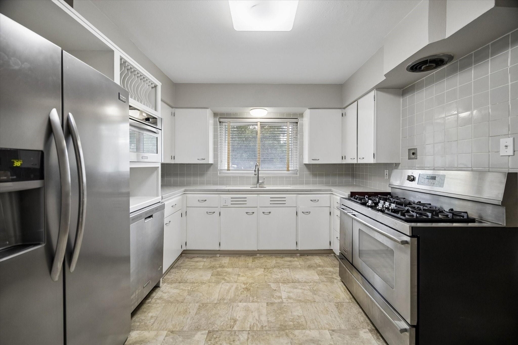 2327 Swift Boulevard - Photo 11