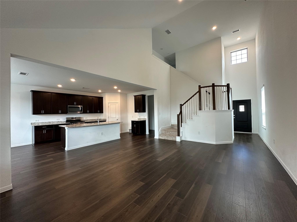 1052 Laguna Cove Drive - Photo 4
