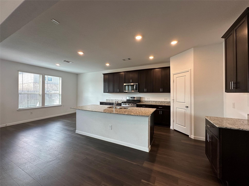 1052 Laguna Cove Drive - Photo 6