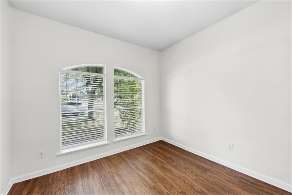 4702 Sebastopol Drive - Photo 16