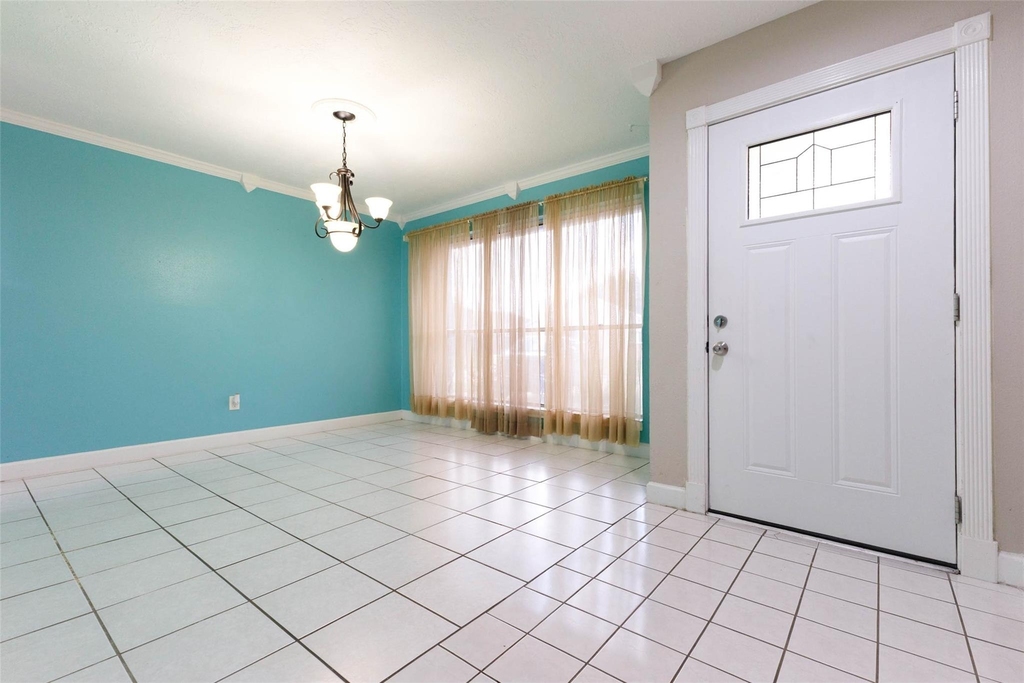 20103 Fort Stanton Drive - Photo 3