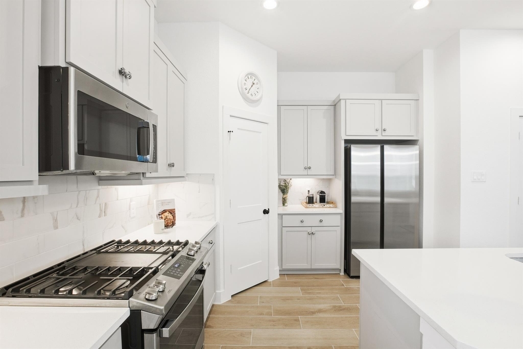 21122 Medina River Drive - Photo 9