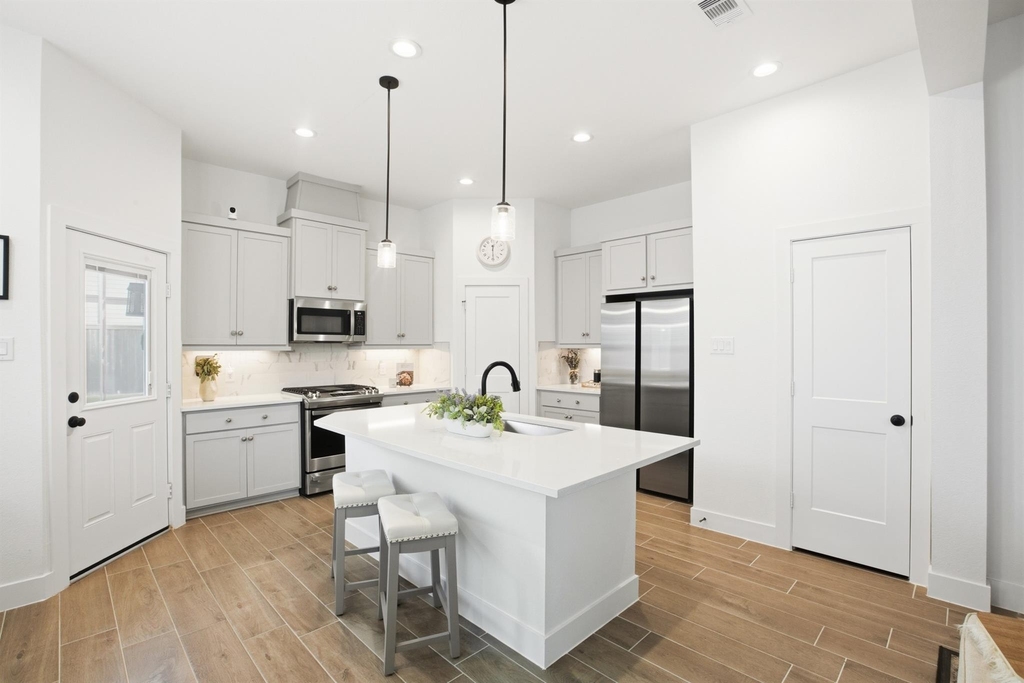 21122 Medina River Drive - Photo 7