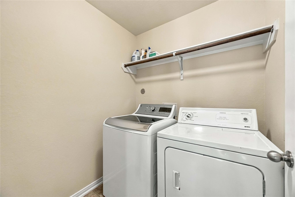 7402 Fox Cove Trail - Photo 15