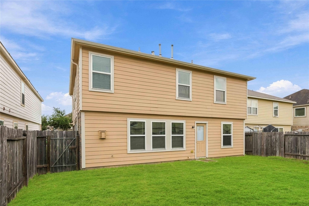 7402 Fox Cove Trail - Photo 24