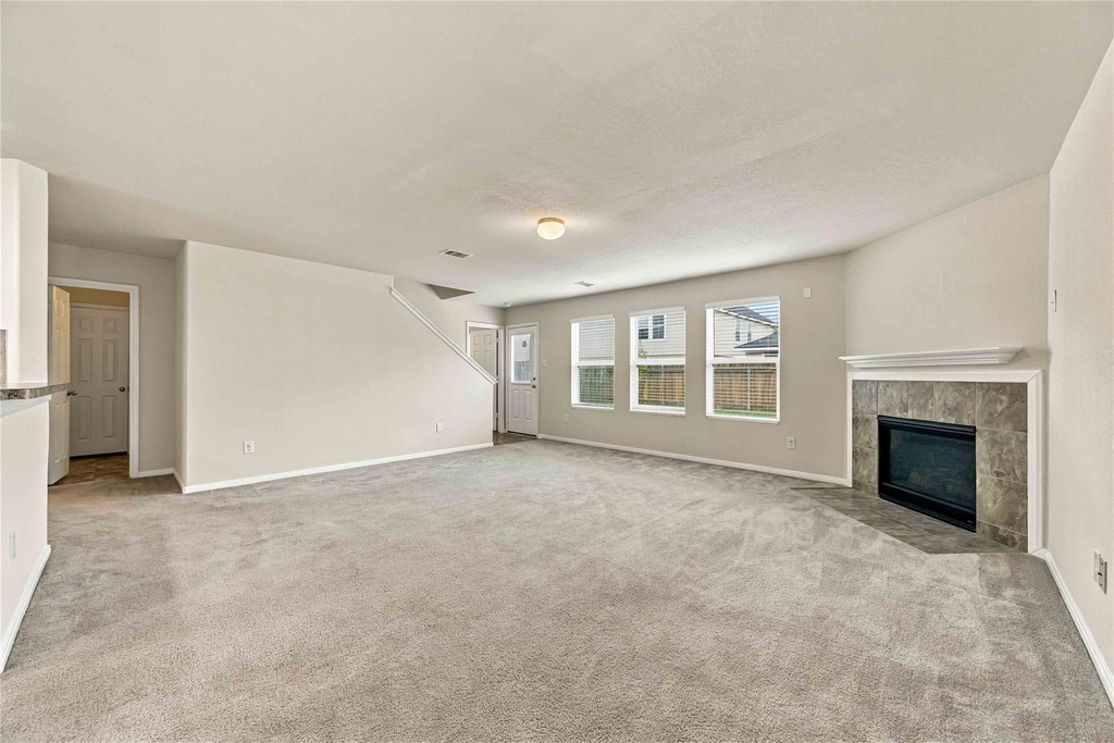7402 Fox Cove Trail - Photo 3