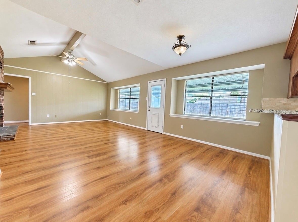 9943 Bayou Woods Drive - Photo 4