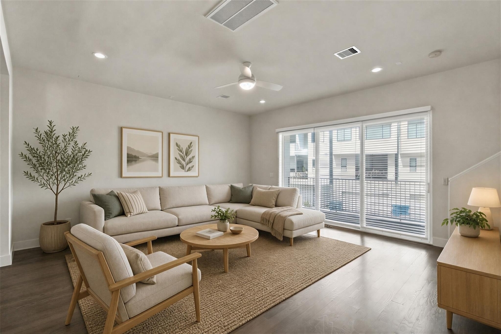 2126 Dennis Street - Photo 3