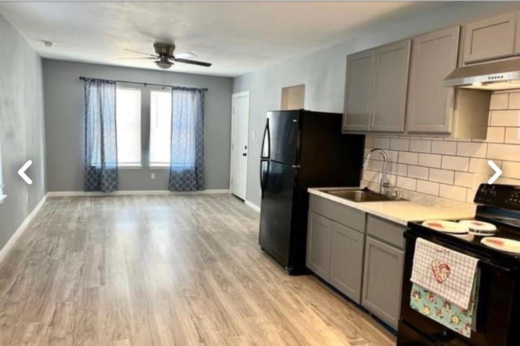 7320 Capitol Street - Photo 2