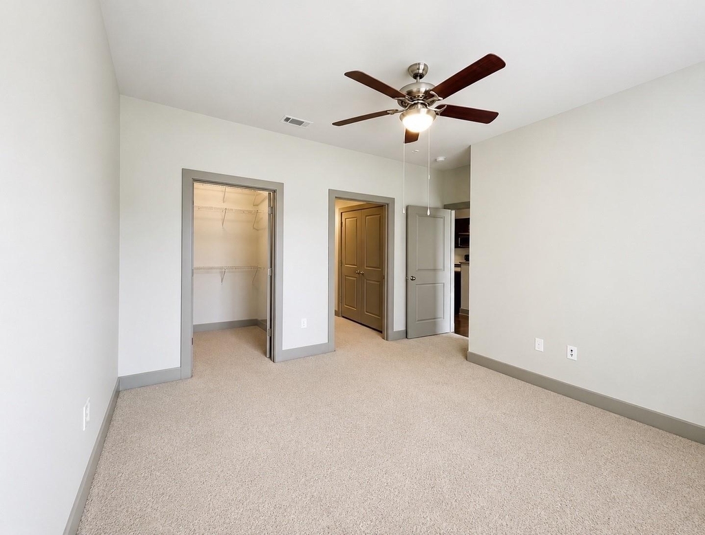 1340 W Gray Street - Photo 3