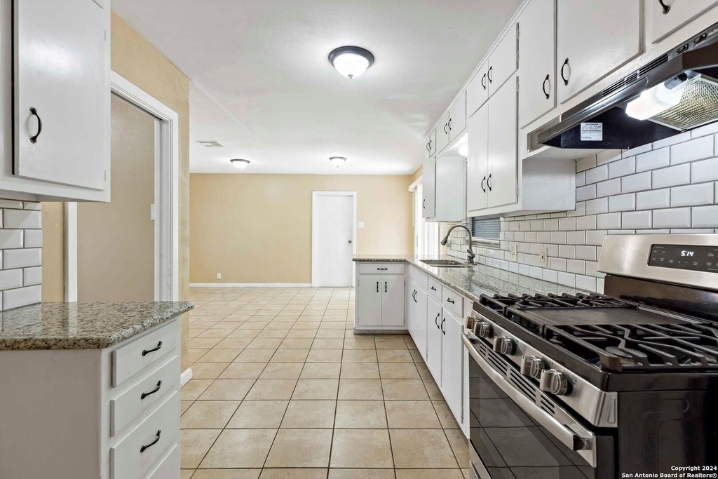 331 Ave Maria Drive - Photo 2