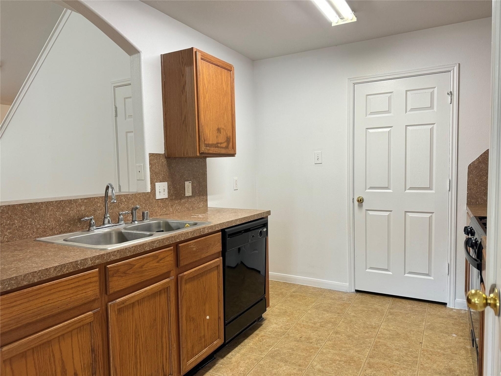 7114 Sedona Court - Photo 6