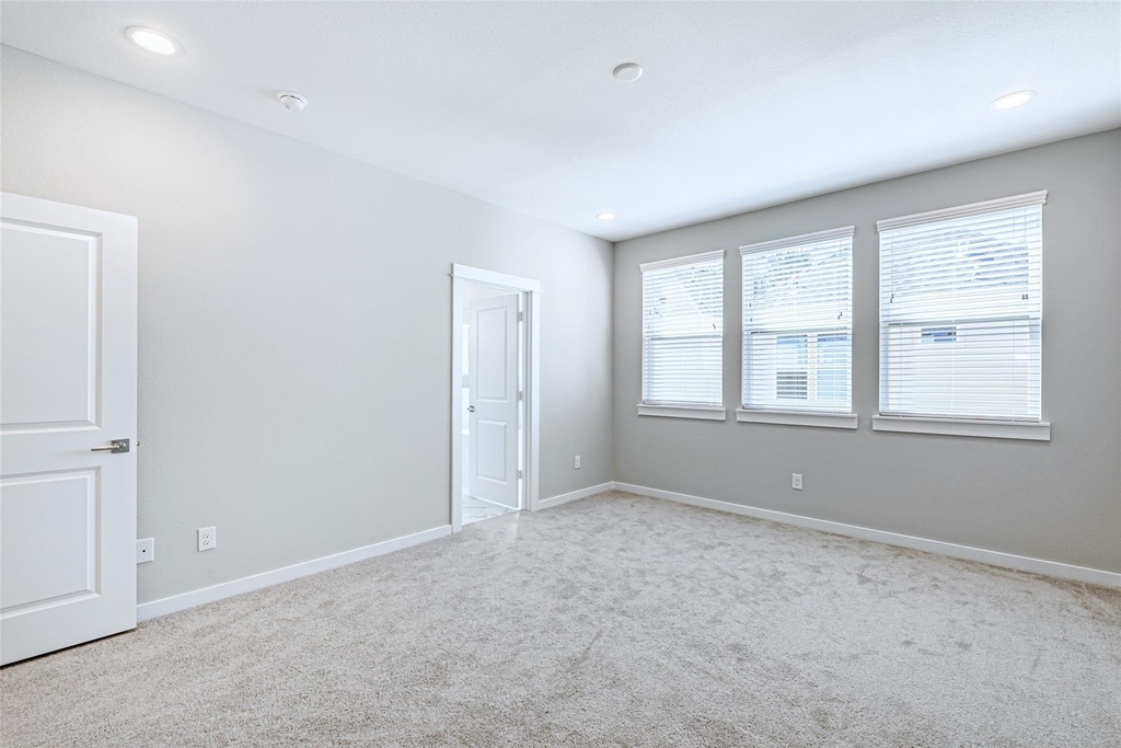 8423 Berry Brush Lane - Photo 18