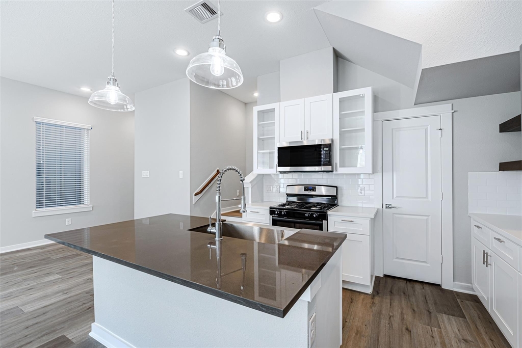 8423 Berry Brush Lane - Photo 11