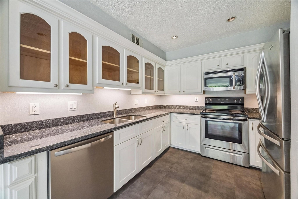 9322 Briar Forest Drive - Photo 9