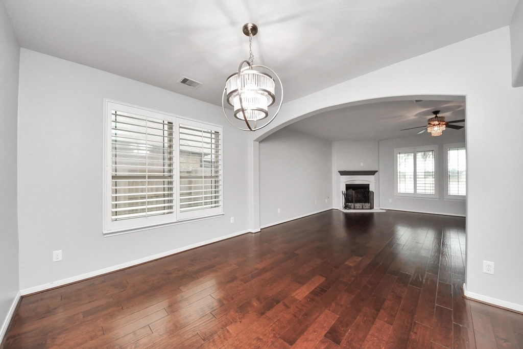 1111 Wheatfield Court - Photo 3