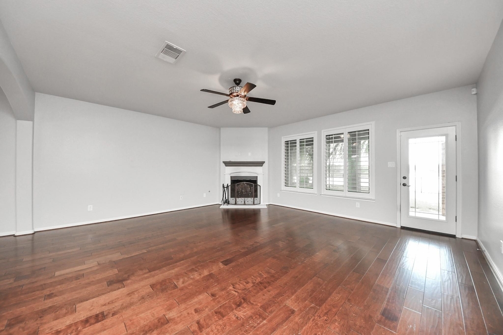 1111 Wheatfield Court - Photo 4