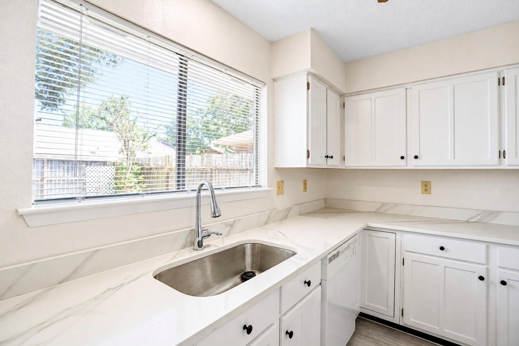 2326 Hazy Creek Drive - Photo 13