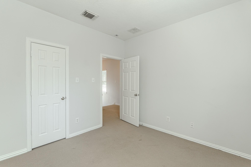 130 W Montfair Boulevard - Photo 19