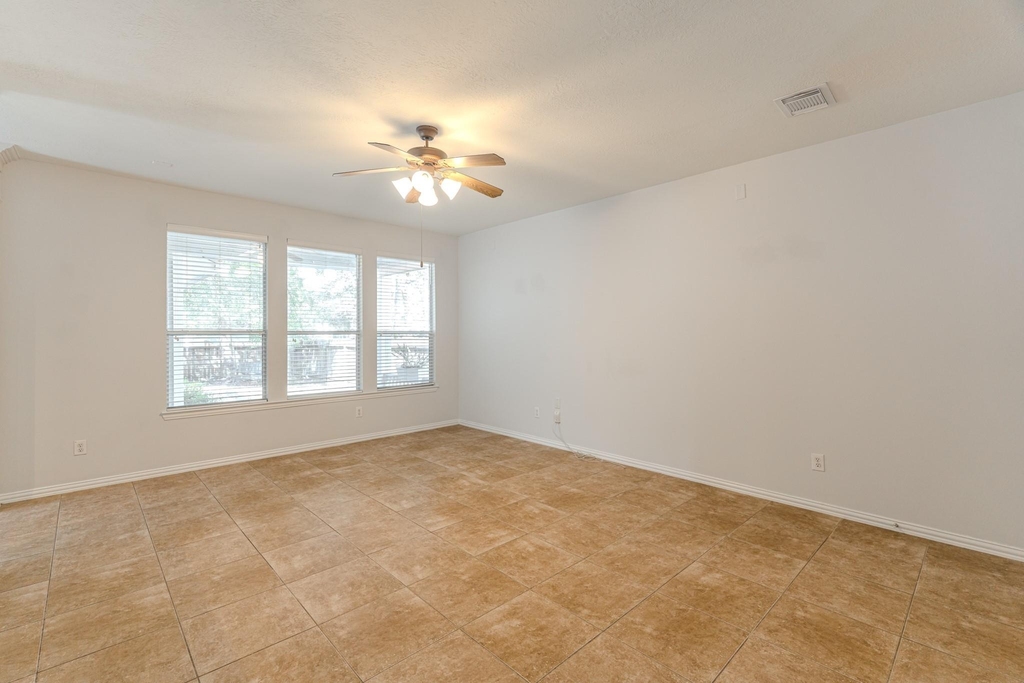 130 W Montfair Boulevard - Photo 6