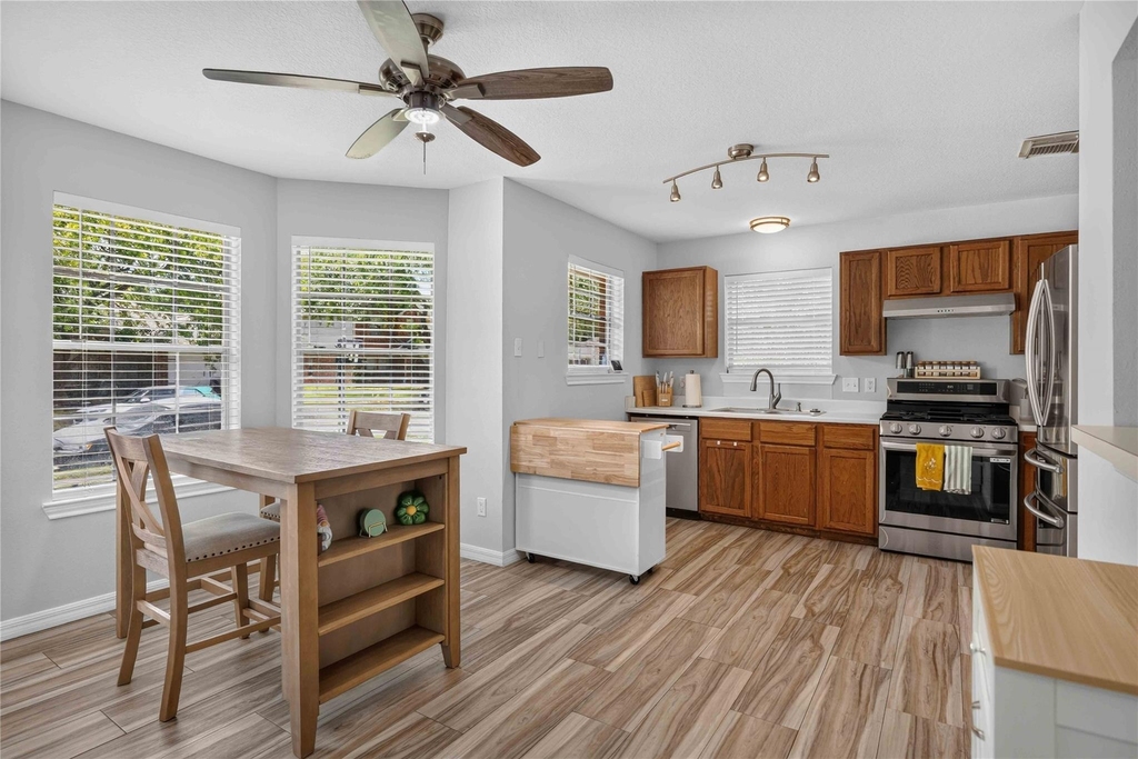 8302 Sanford Street - Photo 4