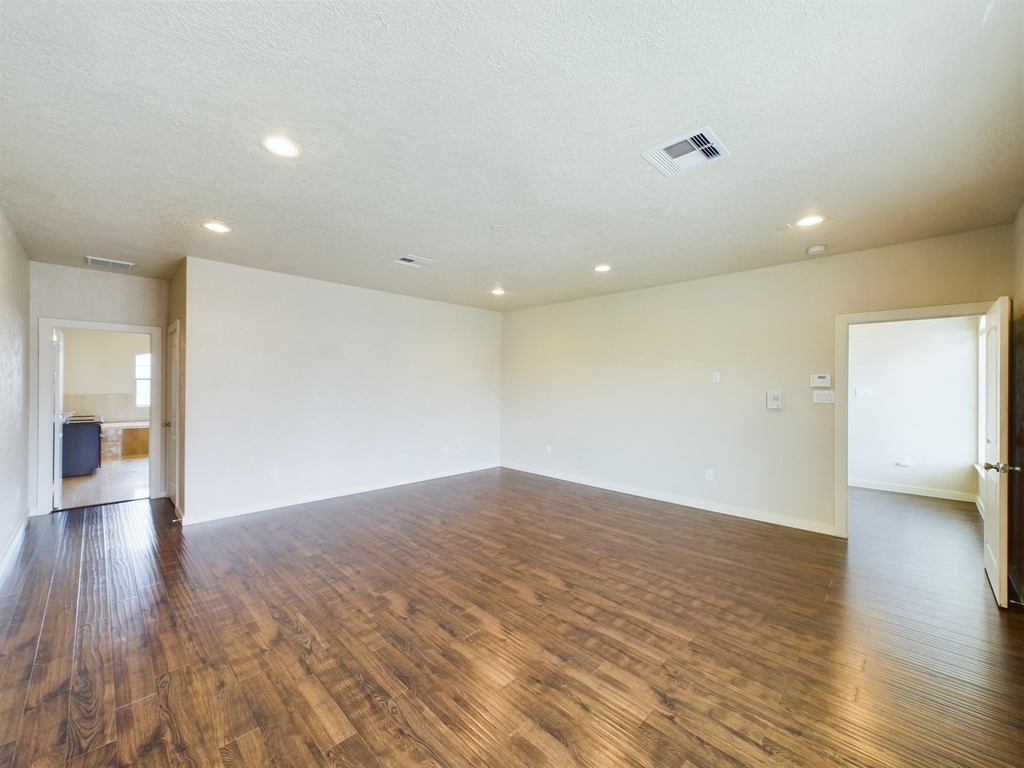 2607 Lawrence Street - Photo 22