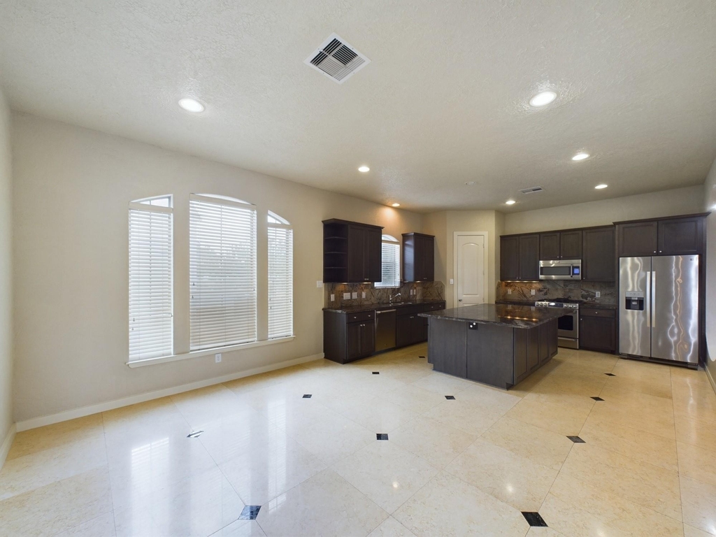 2607 Lawrence Street - Photo 17