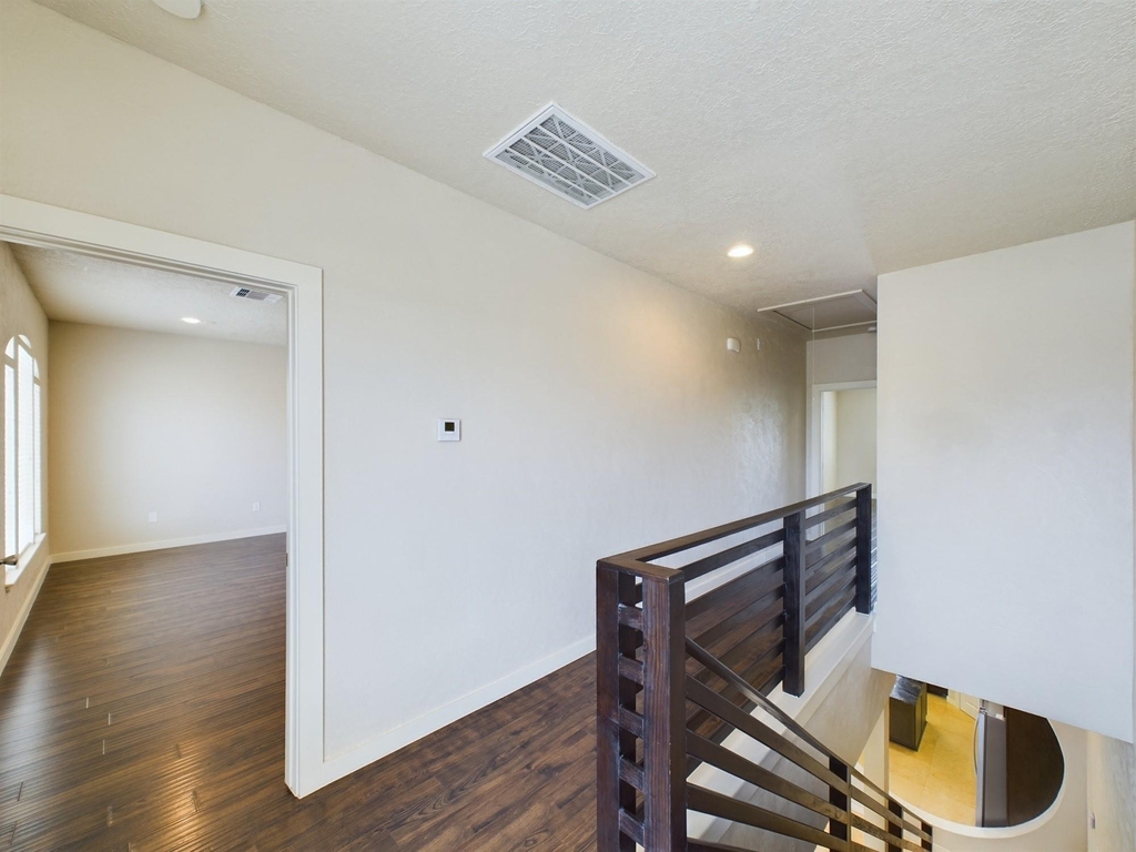 2607 Lawrence Street - Photo 19