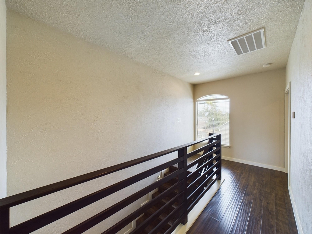2607 Lawrence Street - Photo 18