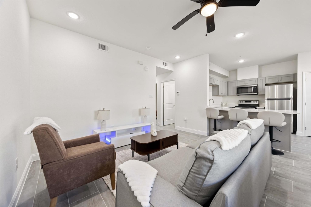 9129 Brandon Street - Photo 2